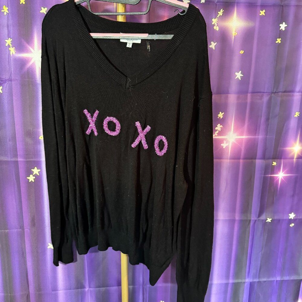 MoCo Boutique - Sweater with 'XOXO' Garland Accents - Black - 1X